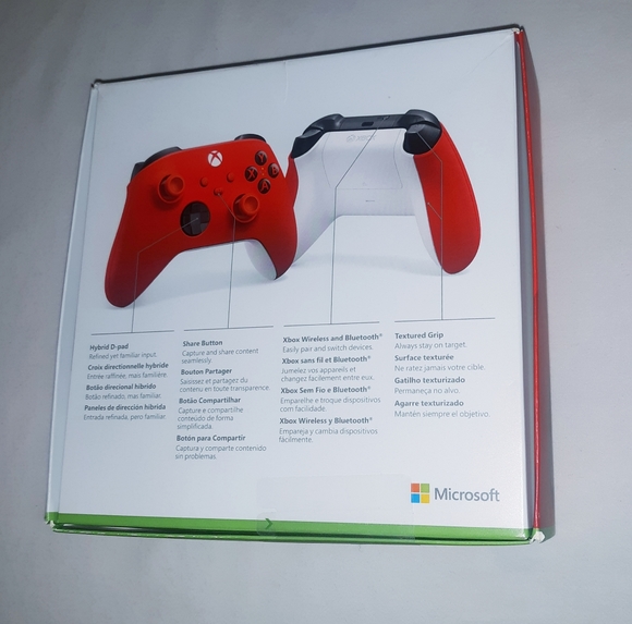 Xbox Pulse Red Core Wireless Controller - Picture 3 of 7